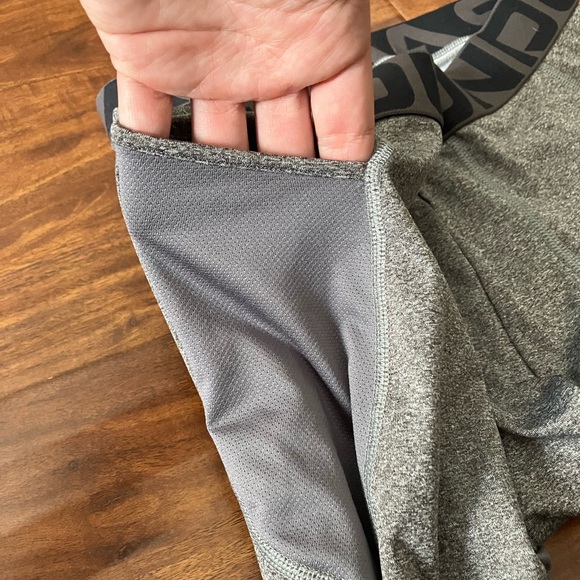 Nike & Under Armour | BUNDLE Nike hoodie and UA heatgear compression leggings XL - Picture 9 of 10